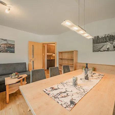 Gamper, Apartment *